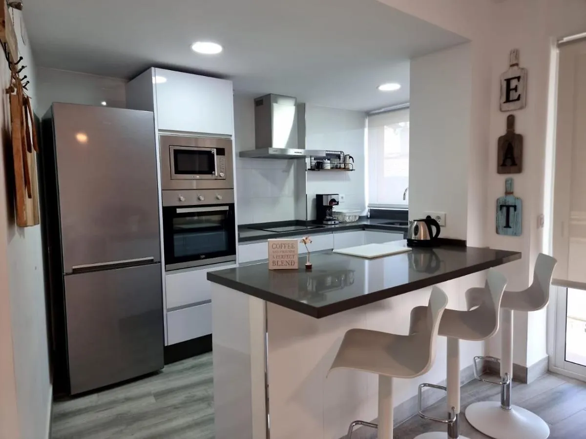 Almansa Shoping & Balcony 3 Bedrooms City Center مالقة