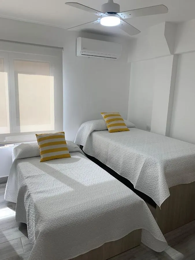 Apartment Almansa Shoping & Balcony 3 Bedrooms City Center Malaga Spain