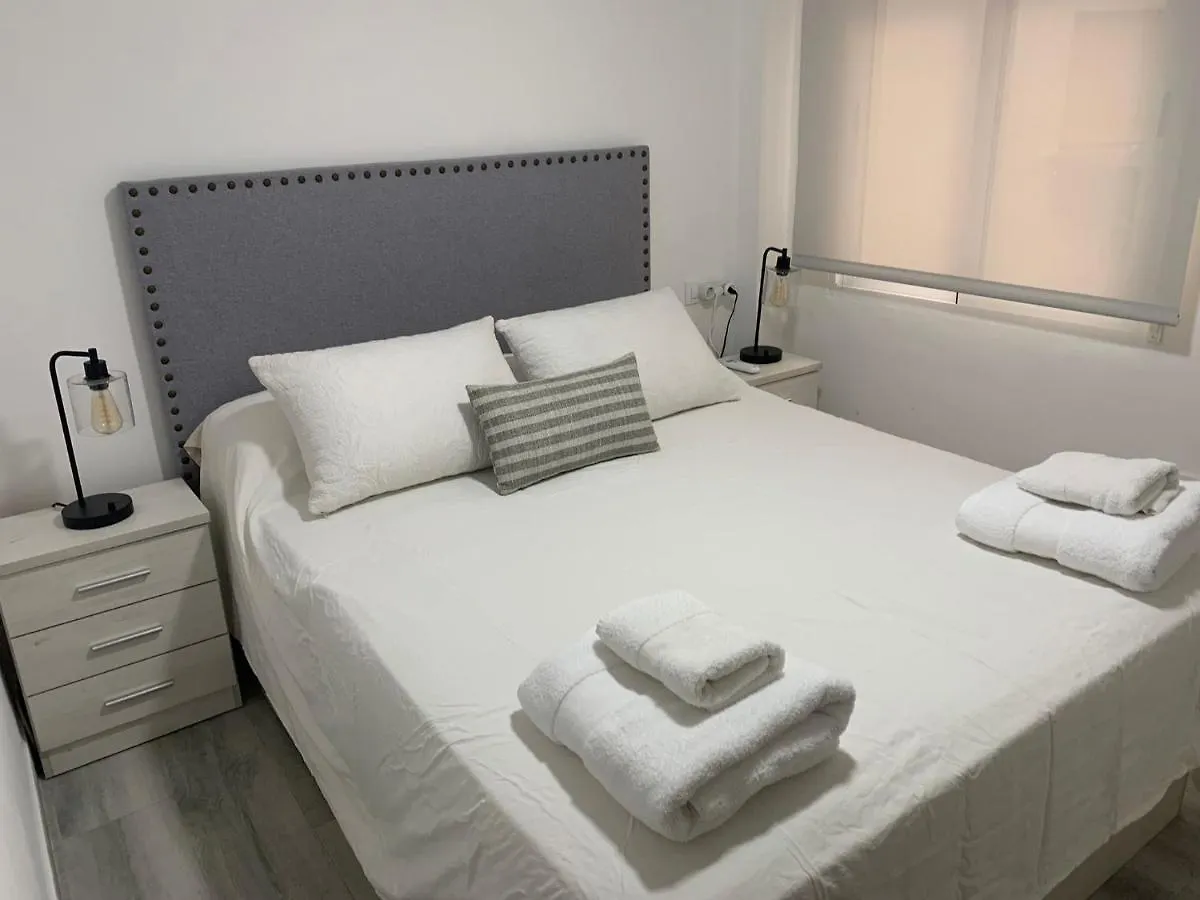 Almansa Shoping & Balcony 3 Bedrooms City Center Malaga